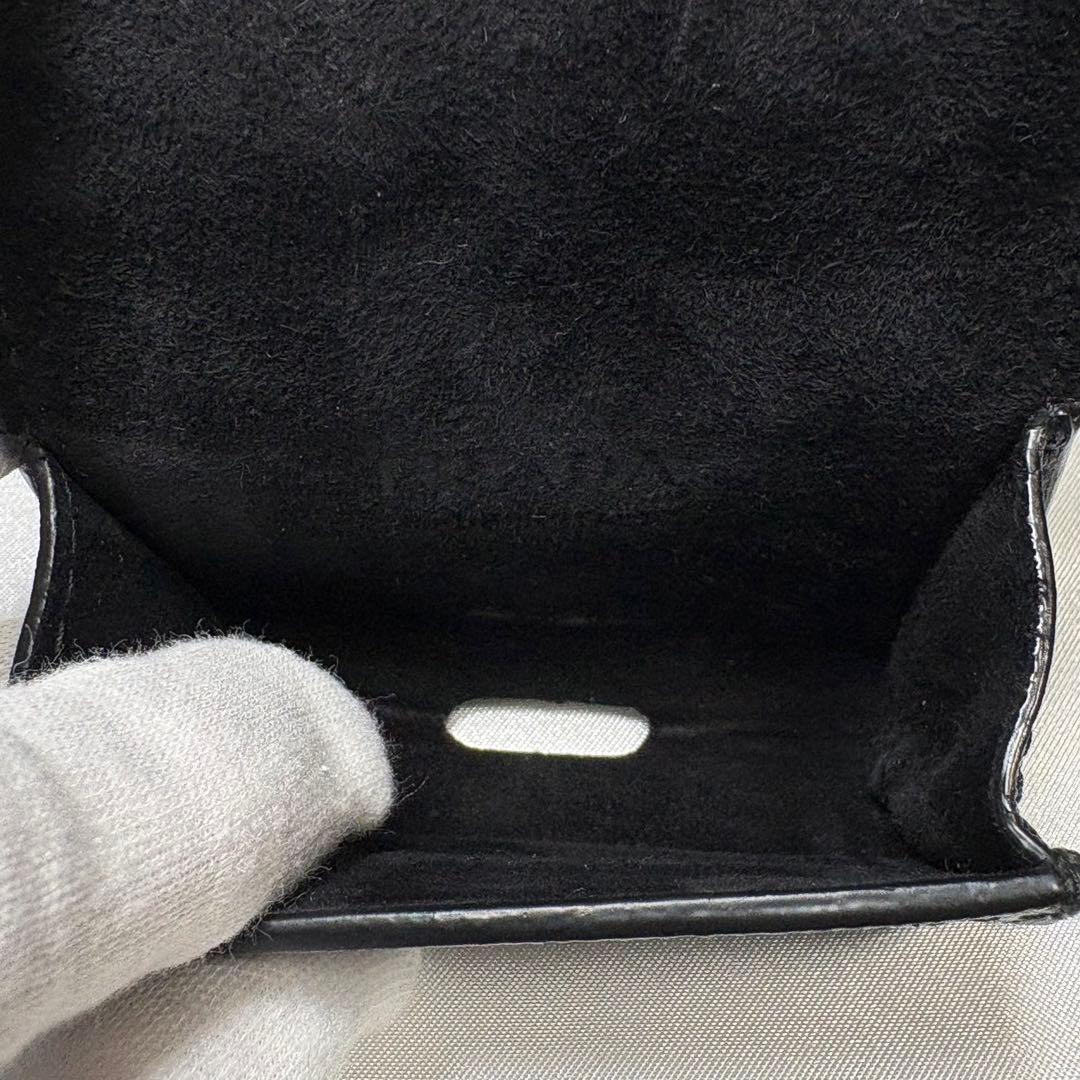 現行【PRADA】AirPods proケース サフィアーノレザー 3角ロゴ 黒