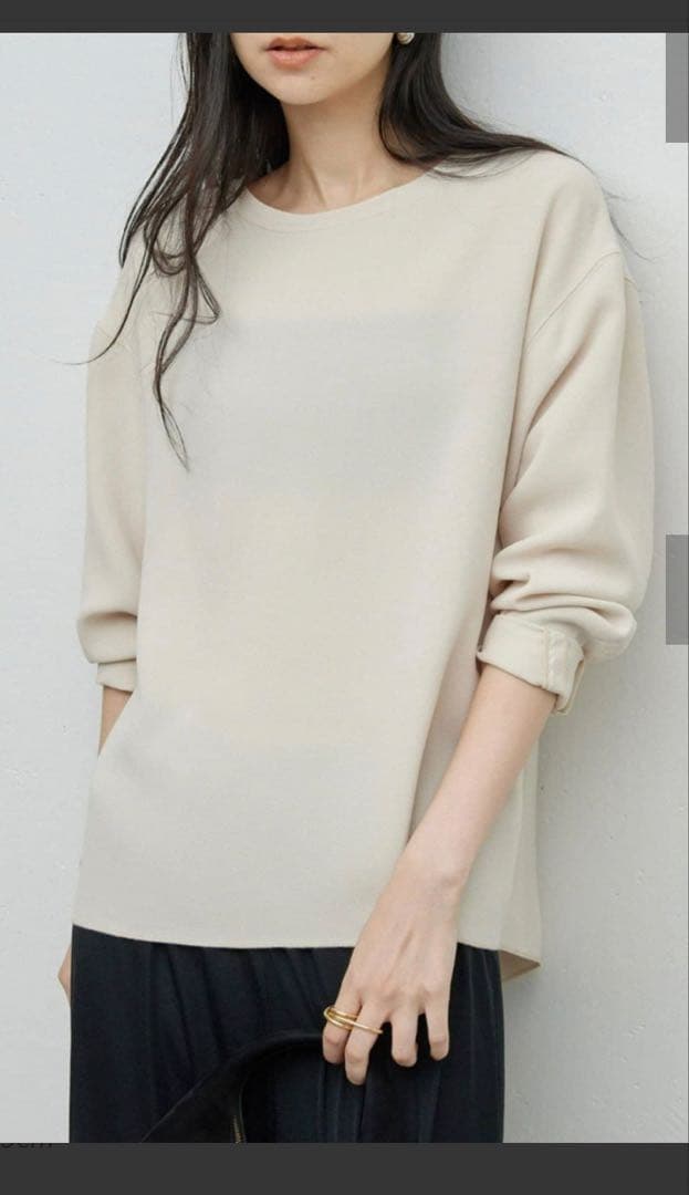 美品　ガリャルダガランテ　バックスリットブラウスT ベージュ