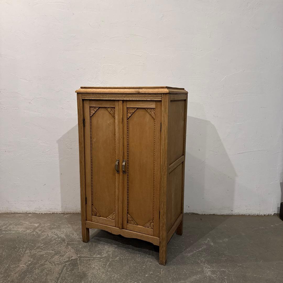 ヴィンテージ　キャビネット　剥離