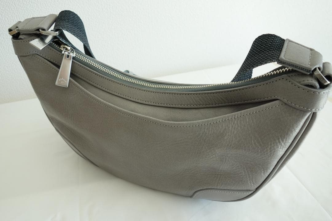 【美品】 aniary [アニアリ] ショルダーバッグ （ライトグレー）