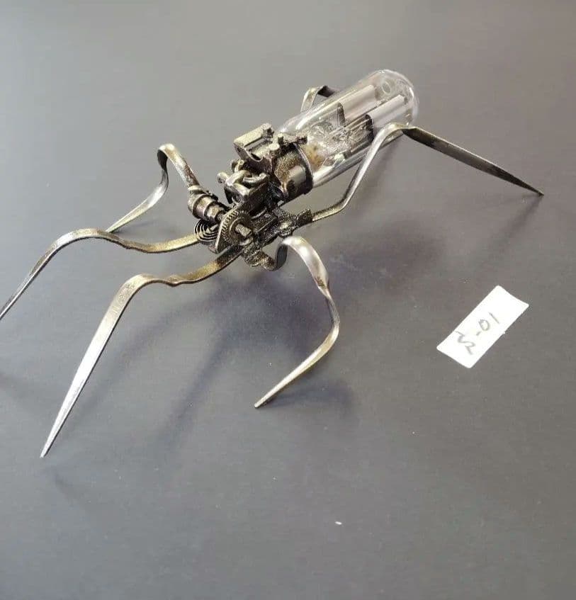 スチームパンク　真空管使用昆虫　S-01