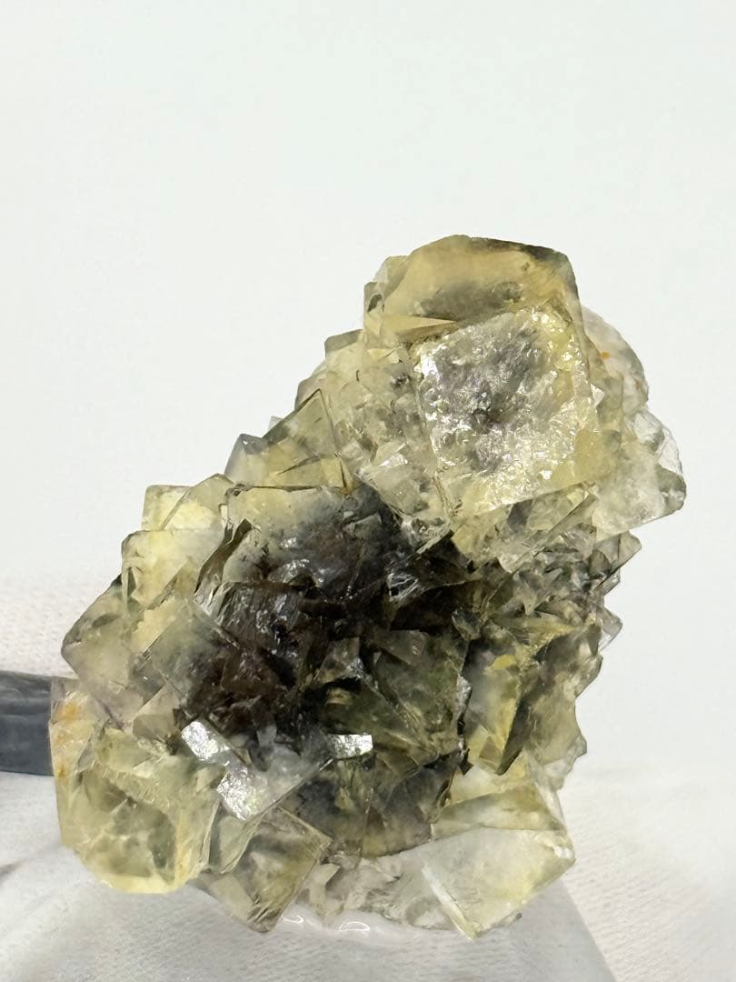 イエローフローライト　ナミビア　オコルス産　蛍石　原石　鉱物標本　天然石　隕石