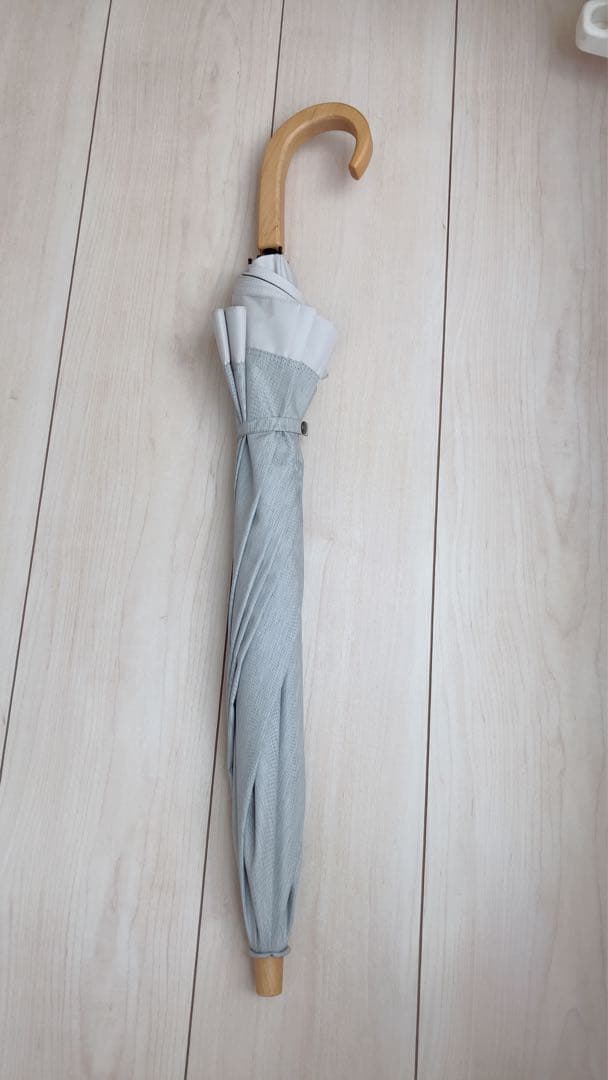 サンバリア100 折りたたみ日傘 ２段折 コンビmoku グレー 曲がり手元