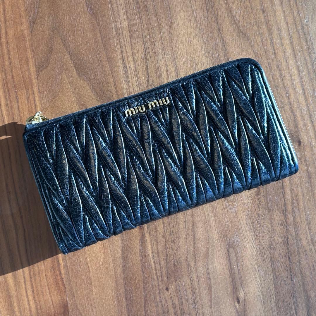 miumiu 長財布