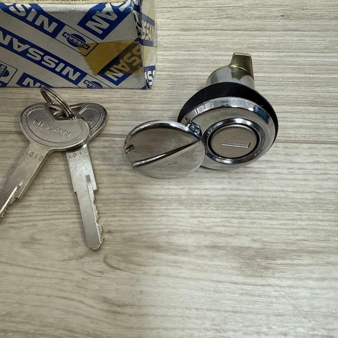 ペ*シ様 （5）Nissan A KEY FILLER 79461-28500