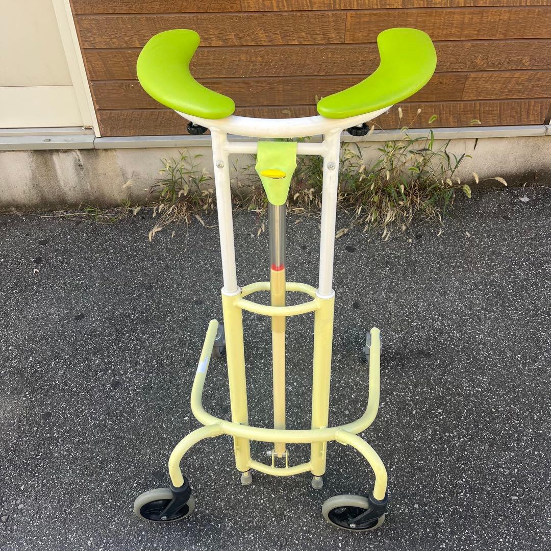 日進医療器 トレウォークスリム 室内用歩行器