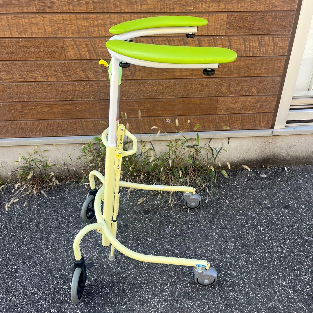 日進医療器 トレウォークスリム 室内用歩行器
