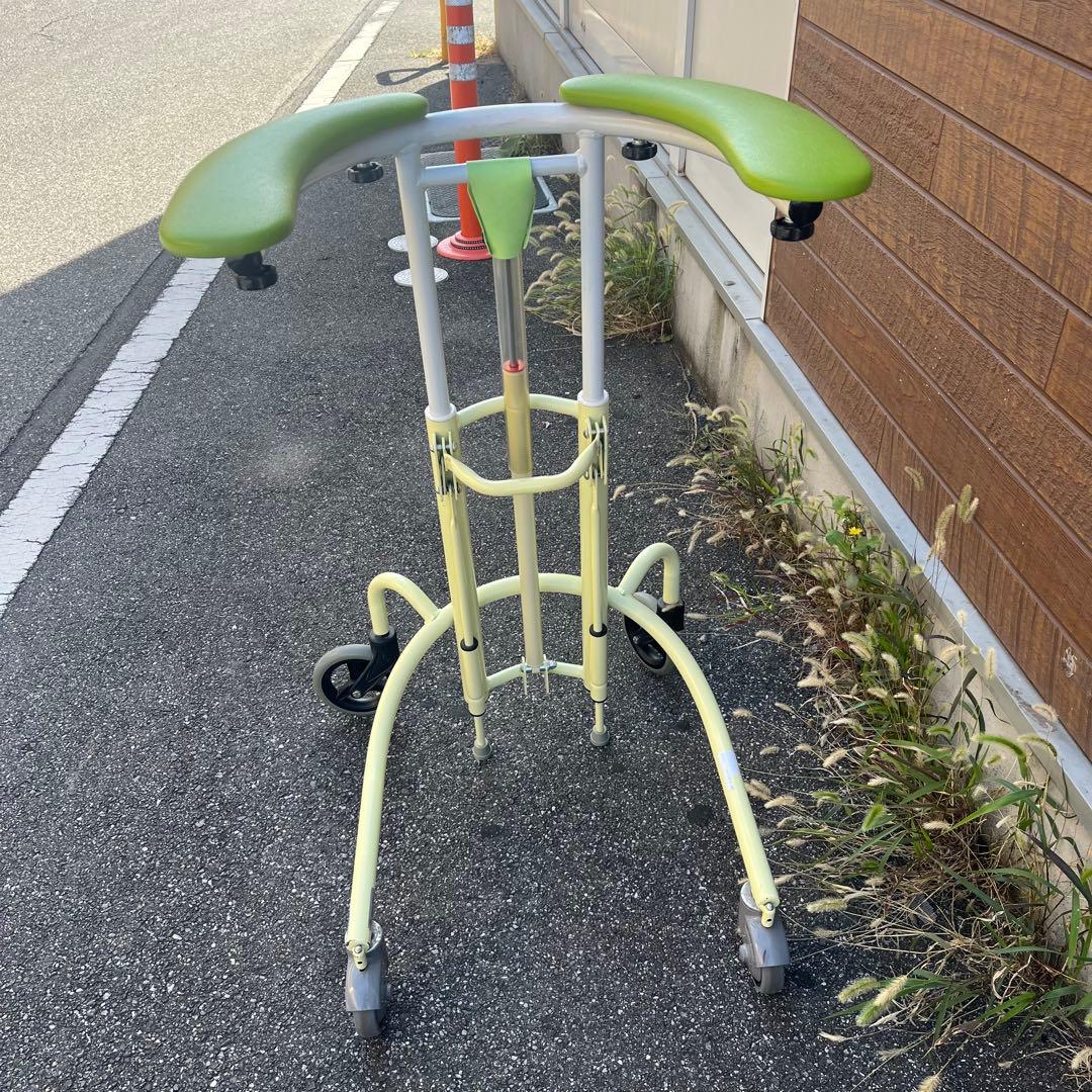 日進医療器 トレウォークスリム 室内用歩行器