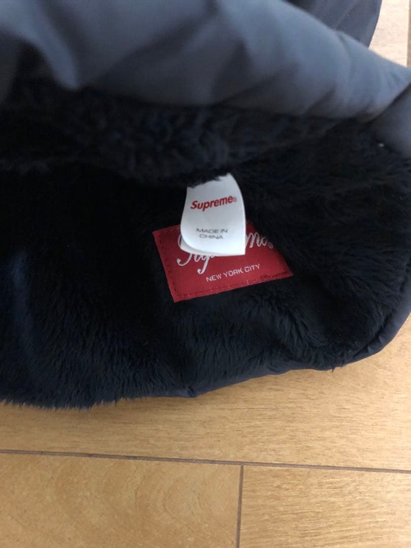 supremeシュプリーム 防寒具 バイク スノボ コーデュラ パファー黒 帽子