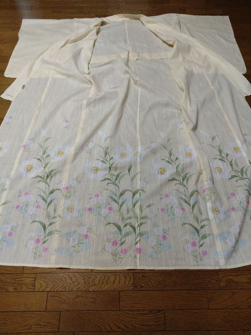 期間限定価格　KEITA MARUYAMA ユリ 芝桜 花柄 浴衣 クリーム色