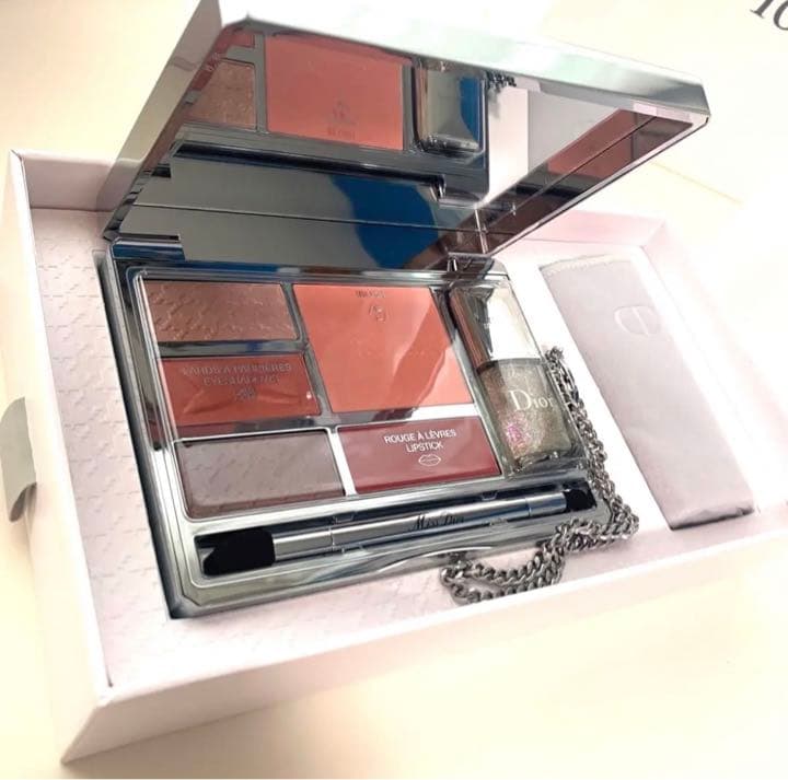 ミスディオールパレット　新品未使用