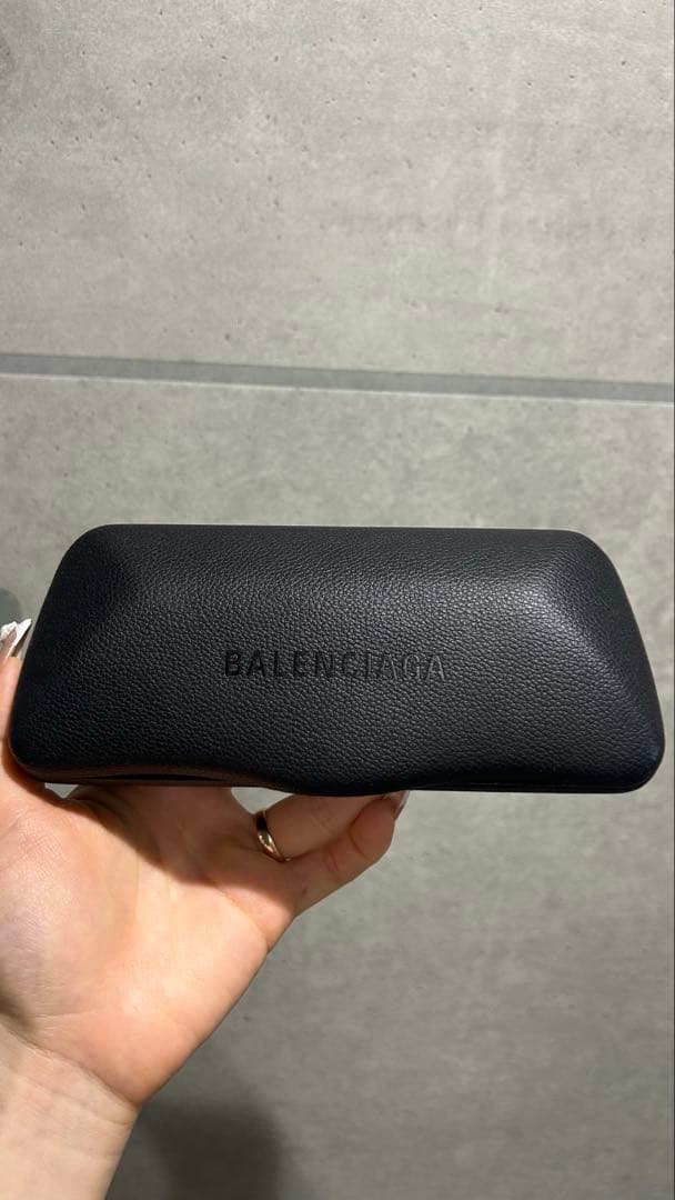 大丸札幌　BALENCIAGA 購入ブラック サングラス ケース付き