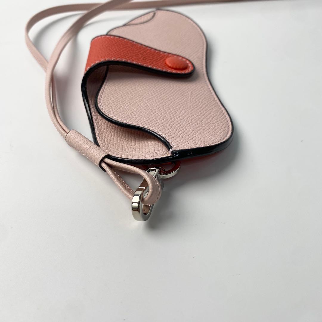 未使用 ヴァレクストラValextra ストラップ付 メガネケース.