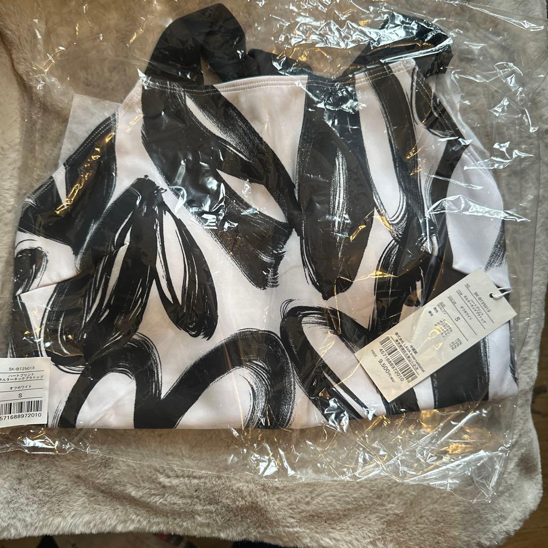 スカーラ　ハートプリントホルダーネックブラトップ　S 新品未使用　LAVA