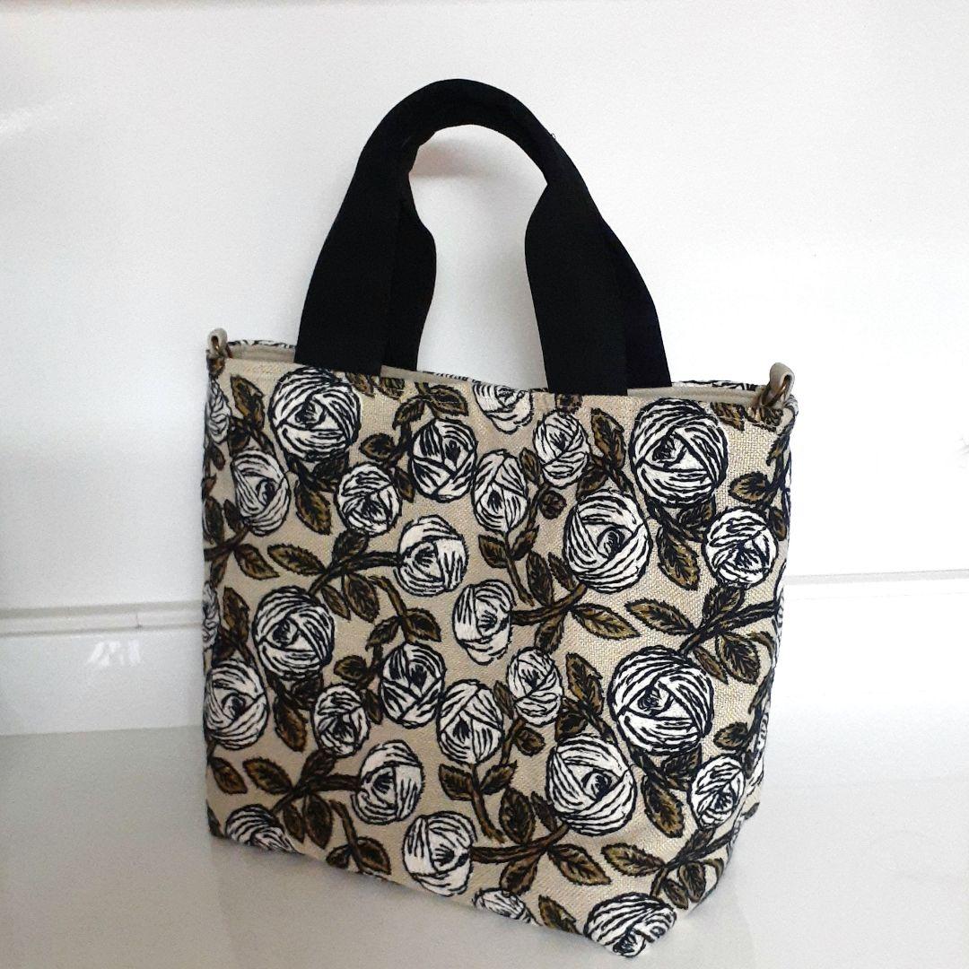 ミナペルホネン　rosy ベージュのシンプルトートバッグ