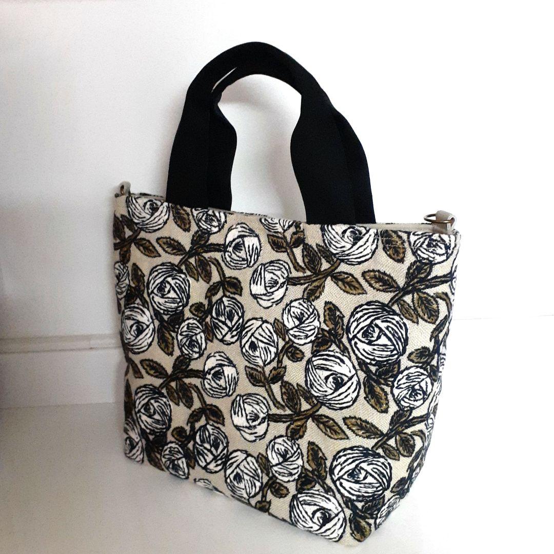 ミナペルホネン　rosy ベージュのシンプルトートバッグ