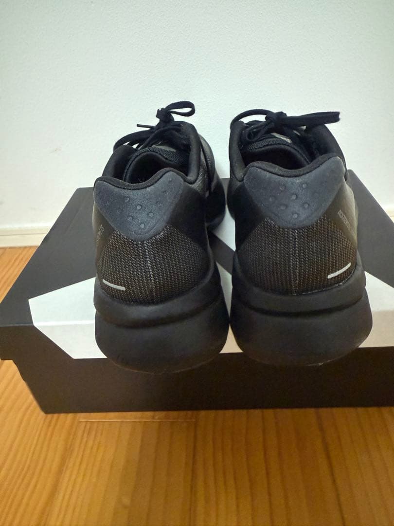 アディダスアディゼロ　ボストン13 M 28cm