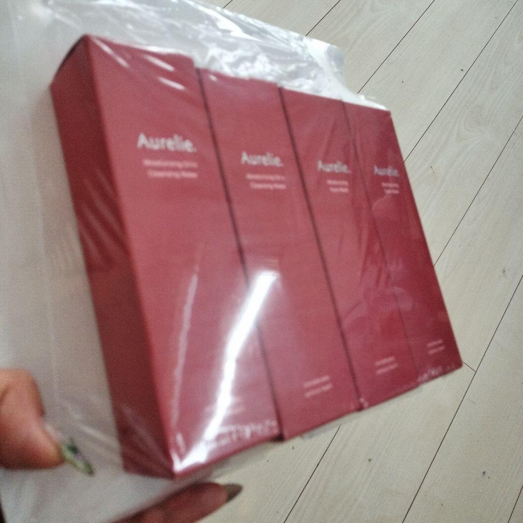 Aurelie. 保湿クレンジングウォーター 2個、洗顔2個セット MEGUMI