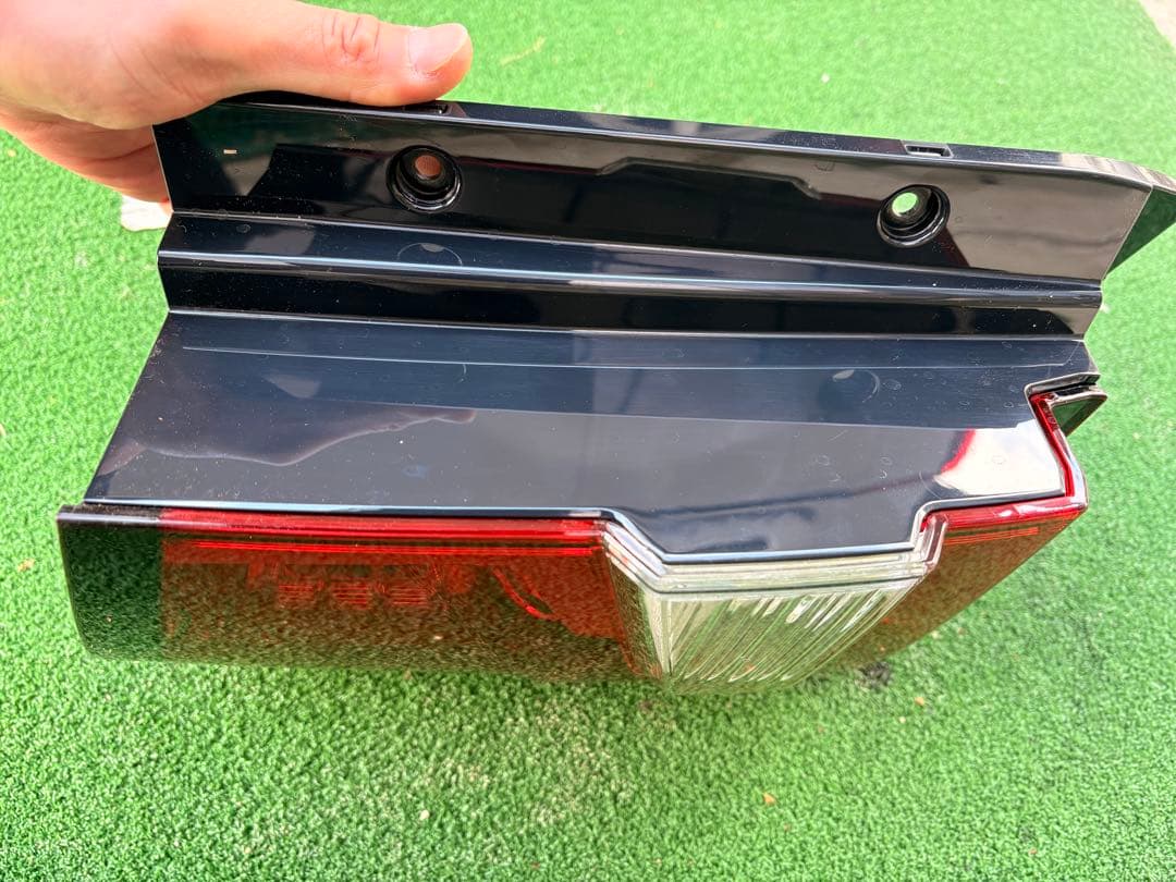 ⭐︎デリカD5 後期　テール　ライト⭐︎ 右側　運転席側　ランプ