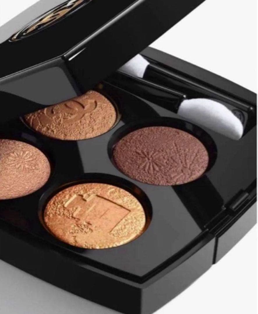 CHANELシャネル　レキャトルオンブル937 リュンヌ　アイシャドウ特別限定品