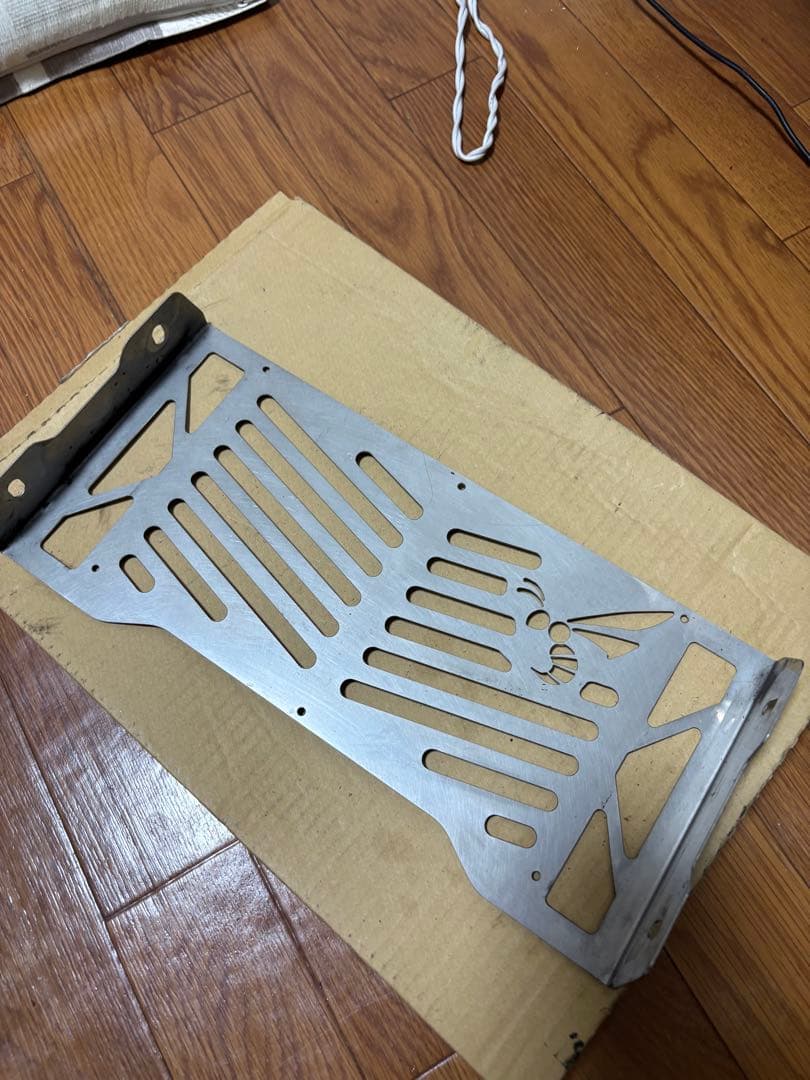 ホーネット250 社外ラジエーターカバー