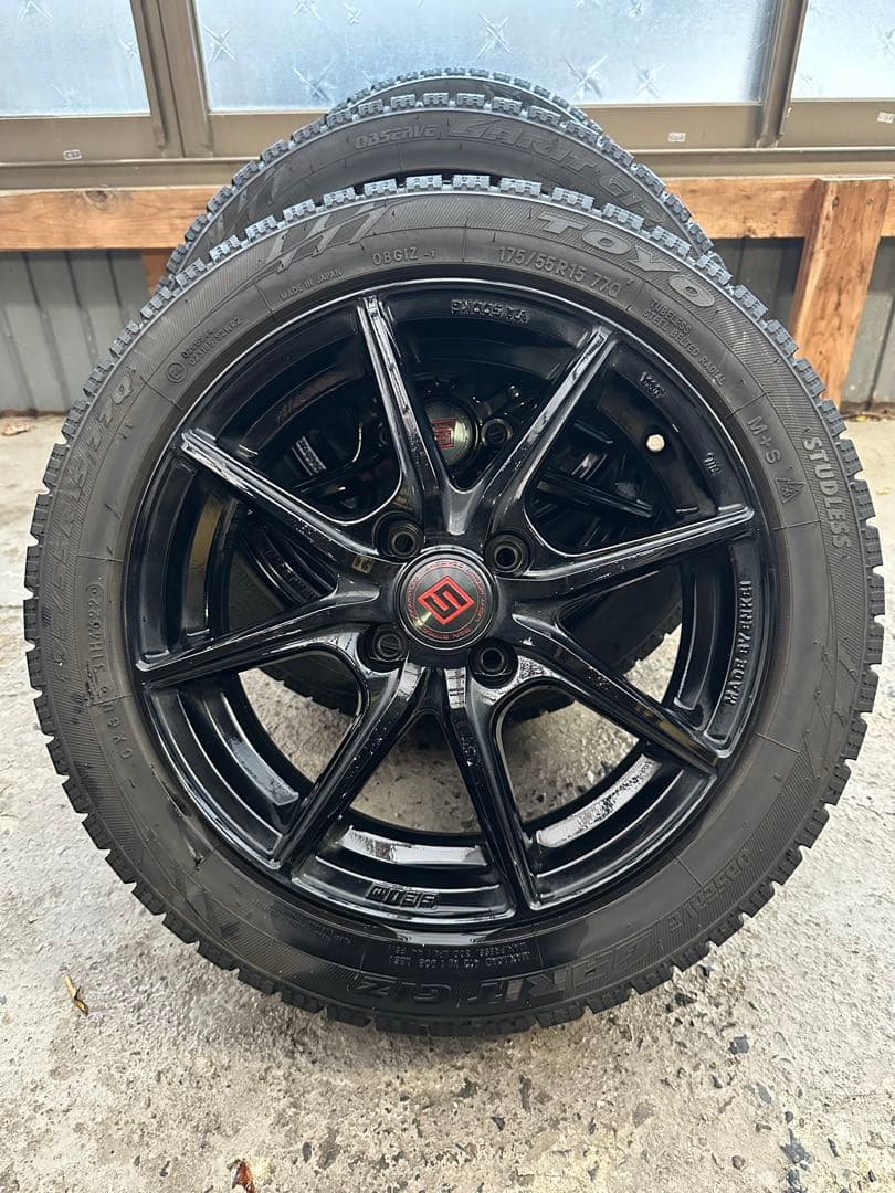 ルーミー冬タイヤセット　電動パーキング対応　TOYO