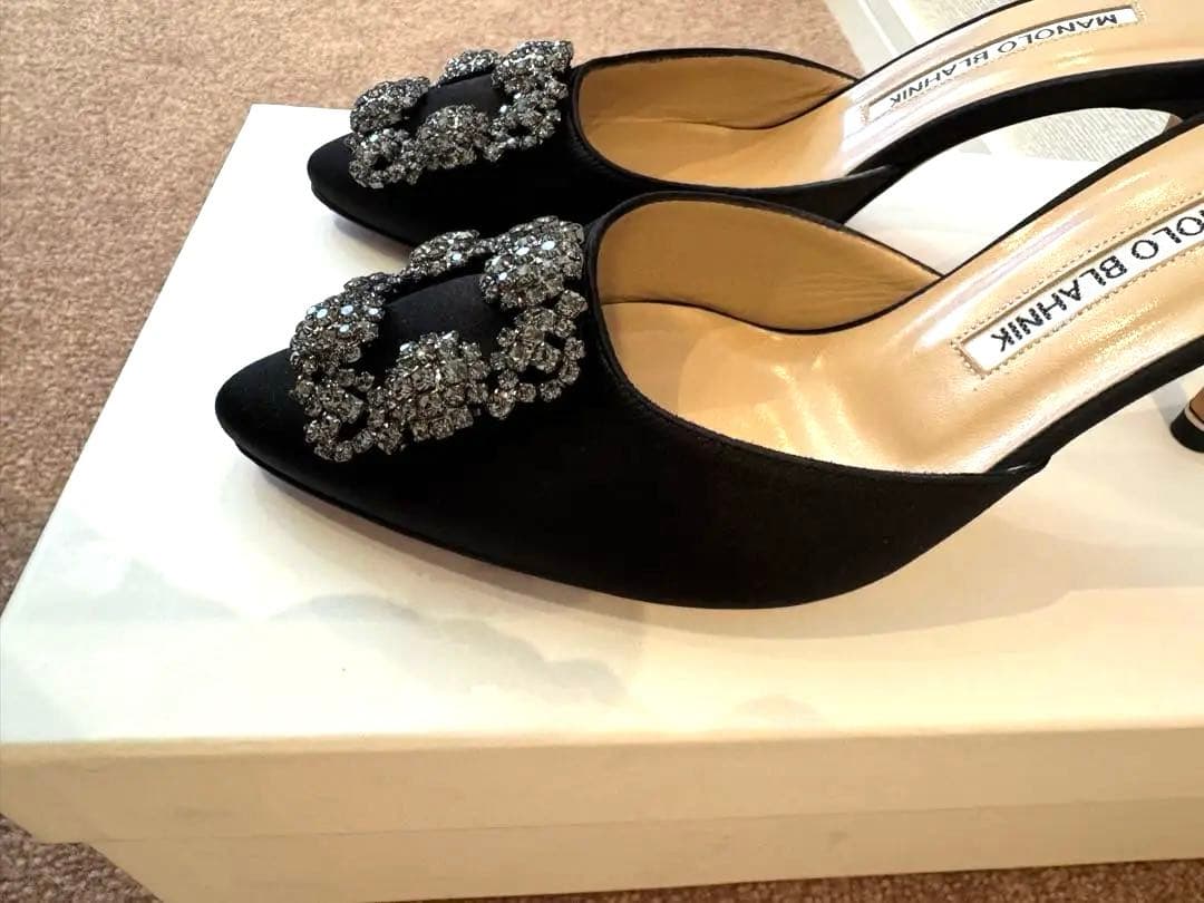 MANOLO BLAHNIK ビジュー付きブラックミュール　36サイズ