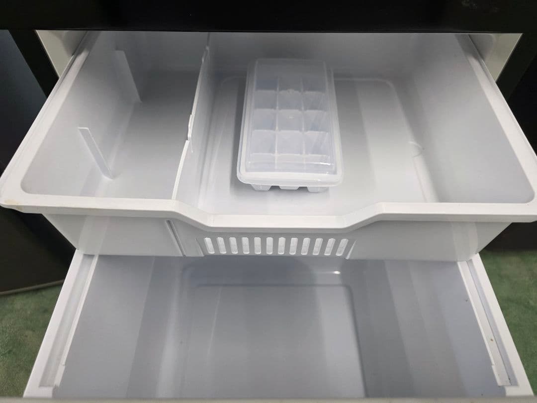 Hisense 2ドア冷蔵庫 HR-016F　2023年式