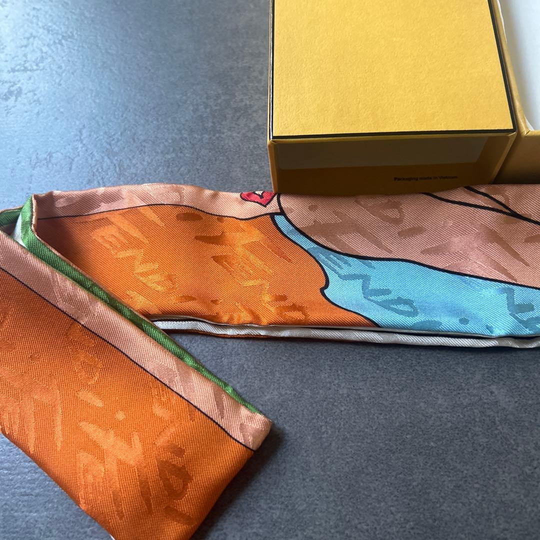 FENDI 《フェンディ》マルチカラー ラッピー　シルク製