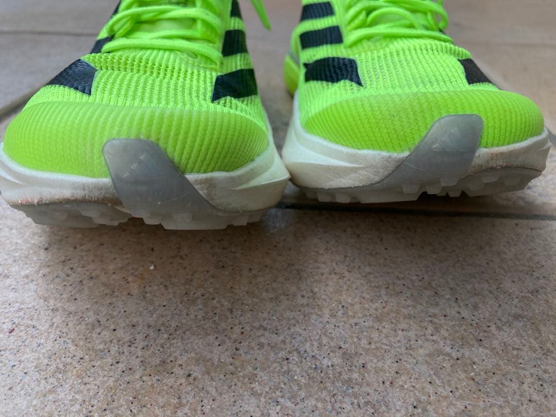 adidas 陸上 中距離用スパイク アディゼロアバンチ