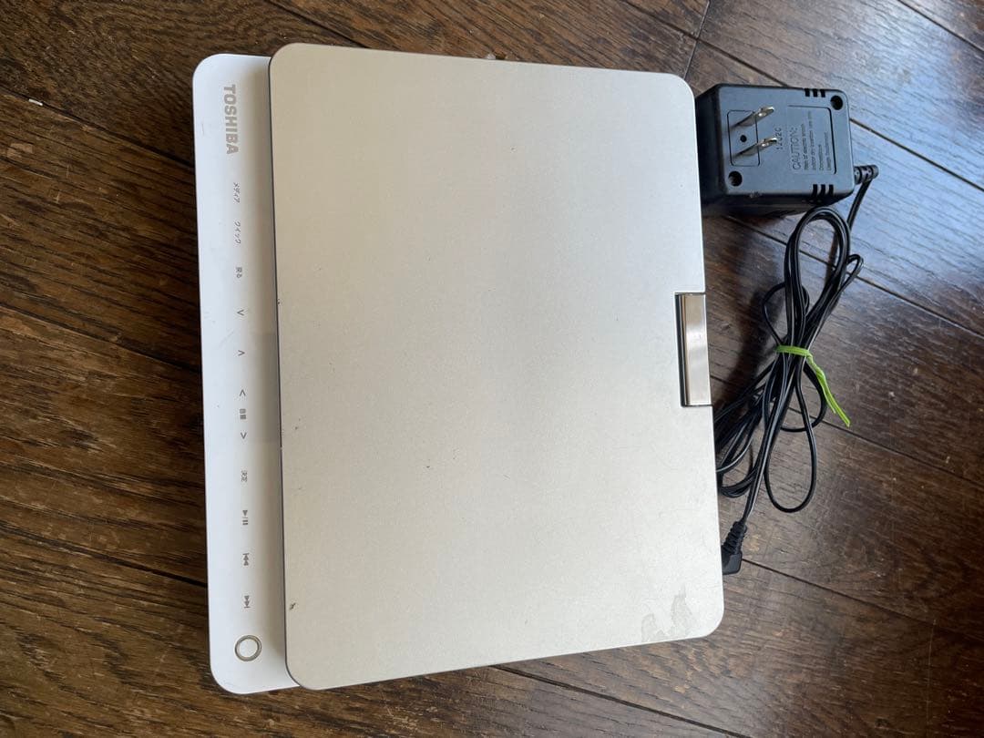 TOSHIBA SD-BP900S ポータブルブルーレイプレーヤー　2019年