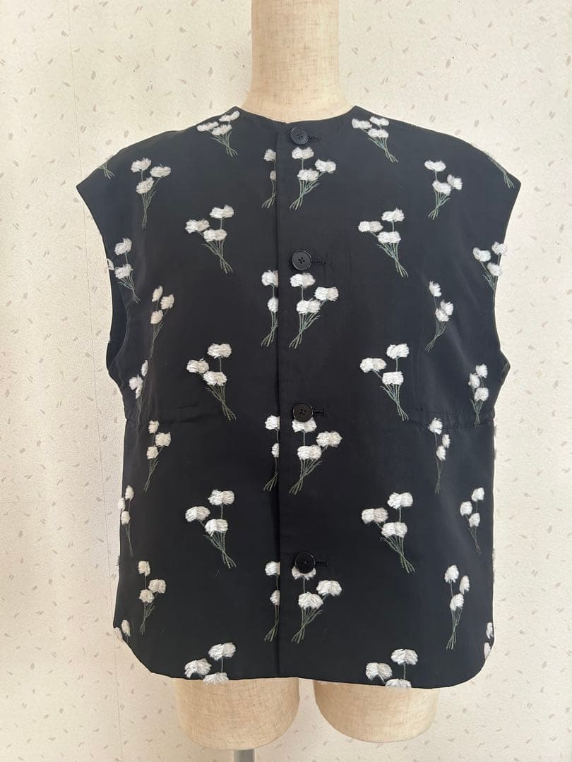 LOEFF 〈ロエフ〉ワタスゲ ジャカード ベスト