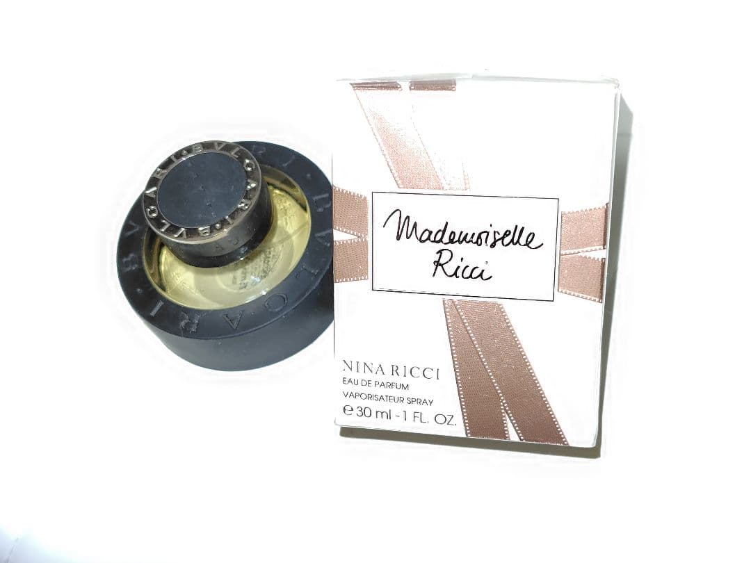 未開封 NINA RICCI 香水 ＋ おまけブルガリ香水付き