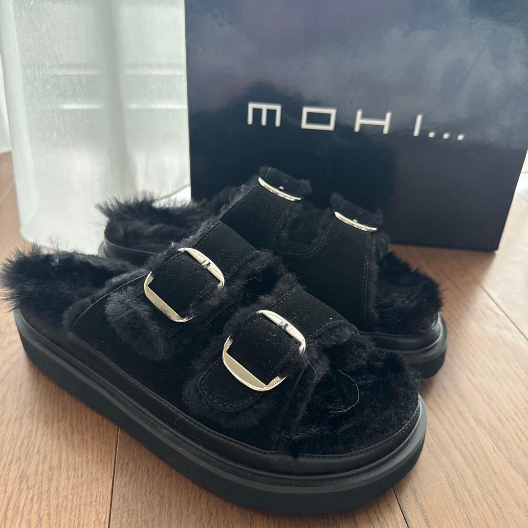新品未使用品　MOHI ファー付きサンダル ブラック 38