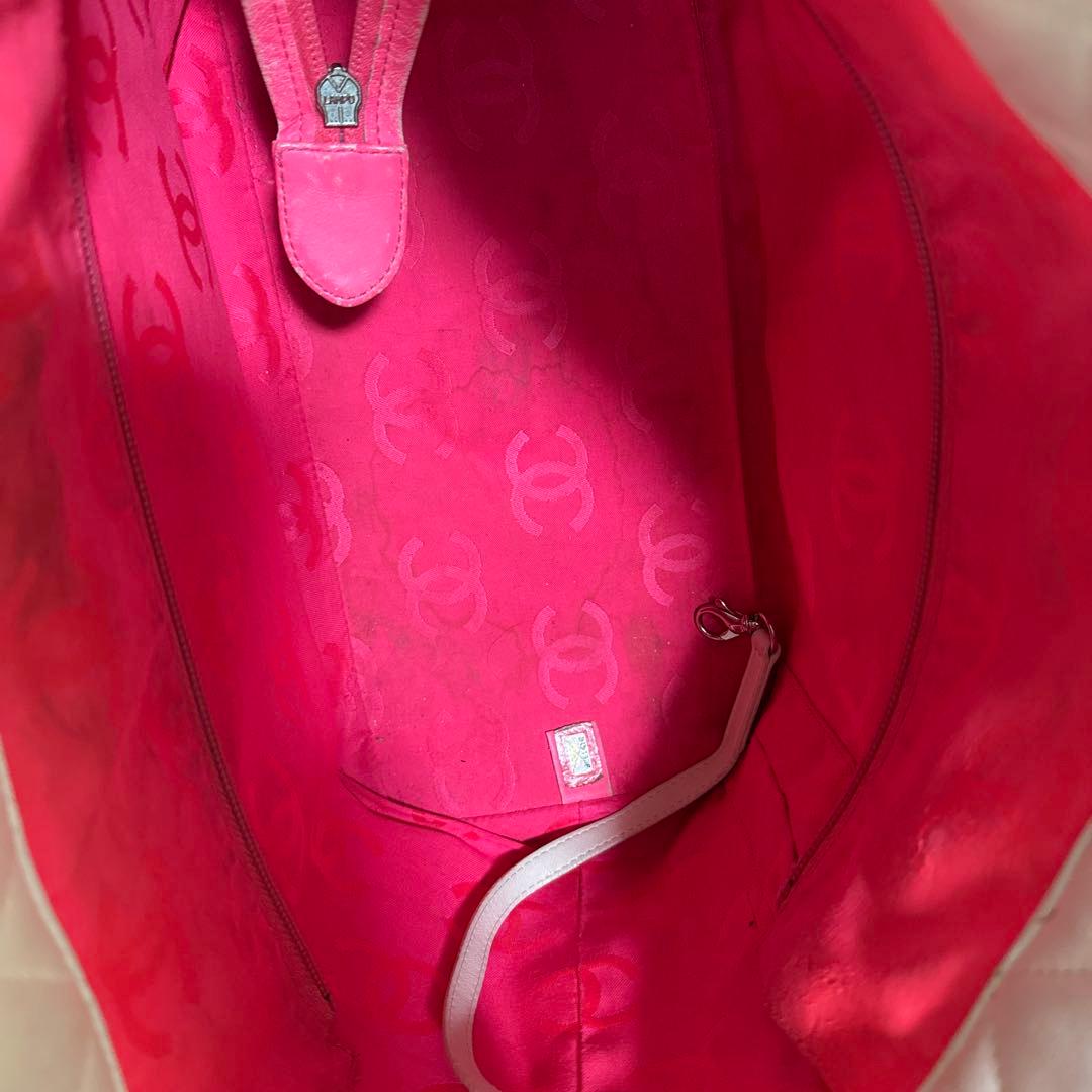 シャネルカンボンライントートバッグホワイトブラック