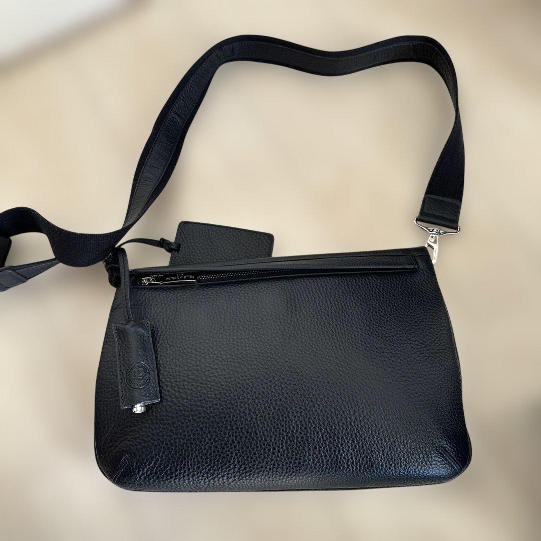 PELLE MORBIDA ペッレ モルビダ　ショルダーバッグ