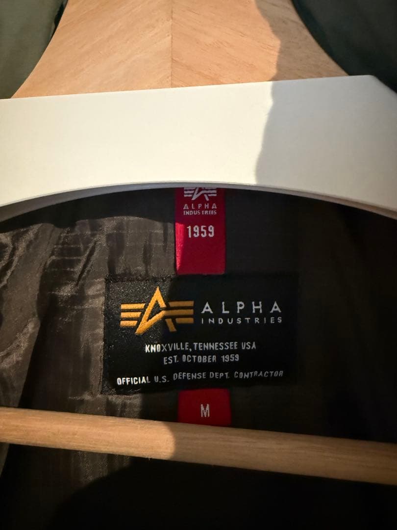 level7 アルファ　ミリタリーダウンジャケット カーキ　プリマロフト