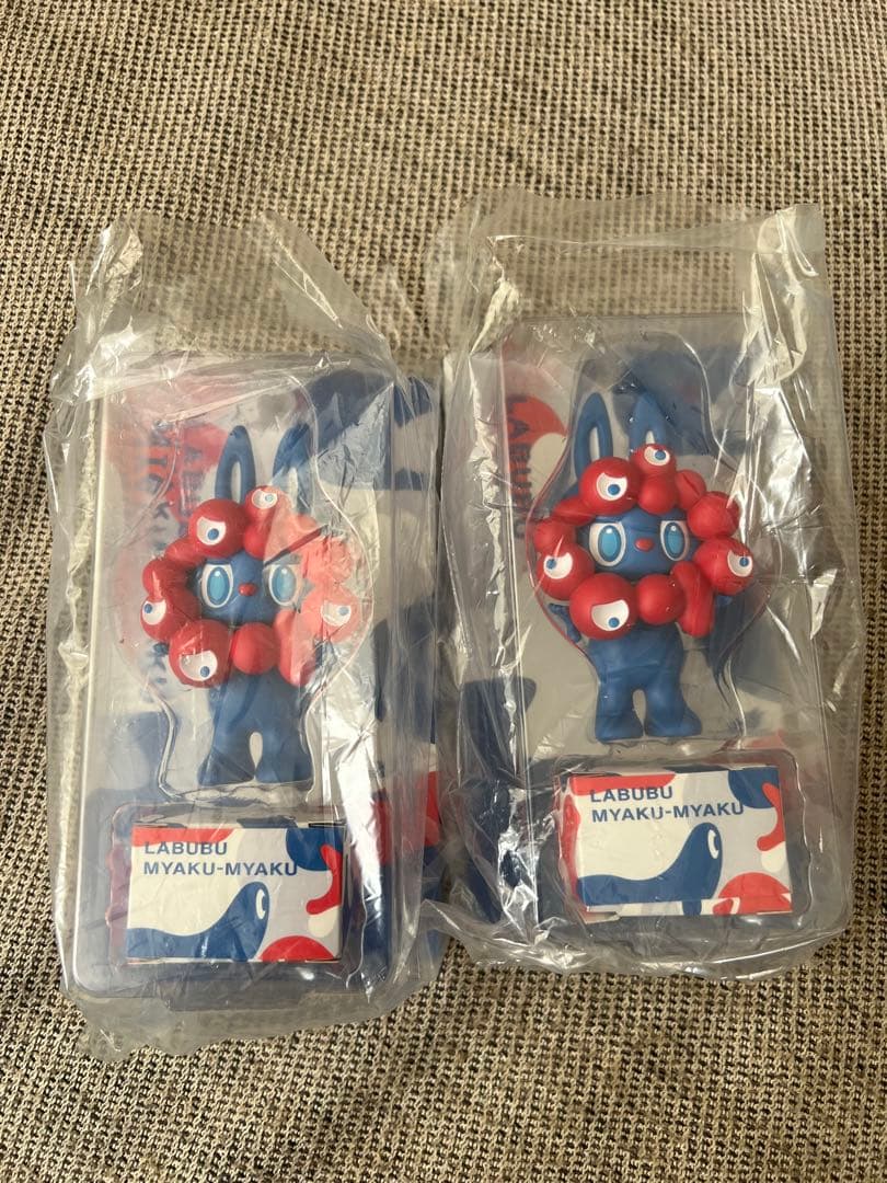 大阪万博ラブブ　MYAKU-MYAKU フィギュア 2体セット