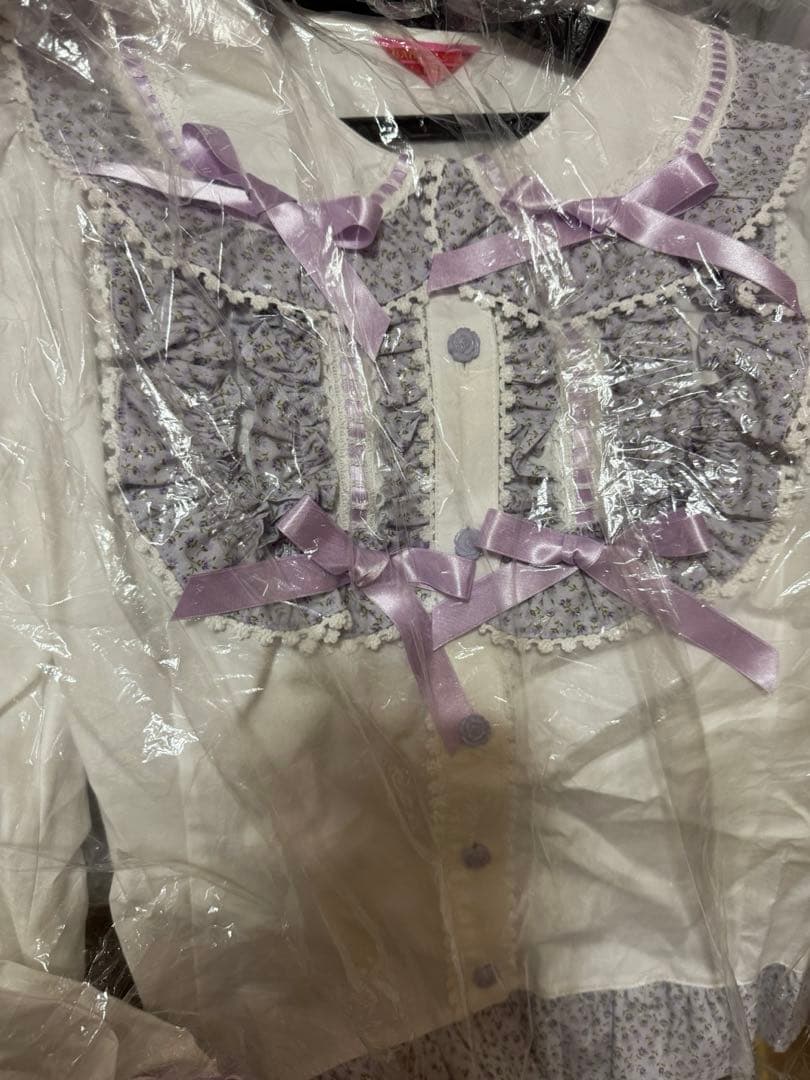 Mignonette Fleurie ブラウス　オフ白×ラベンダー