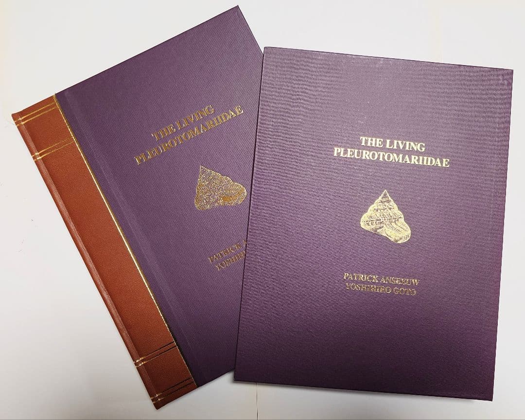 オキナエビス図鑑　洋書