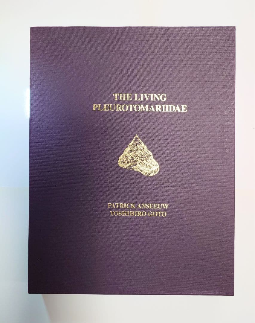 オキナエビス図鑑　洋書