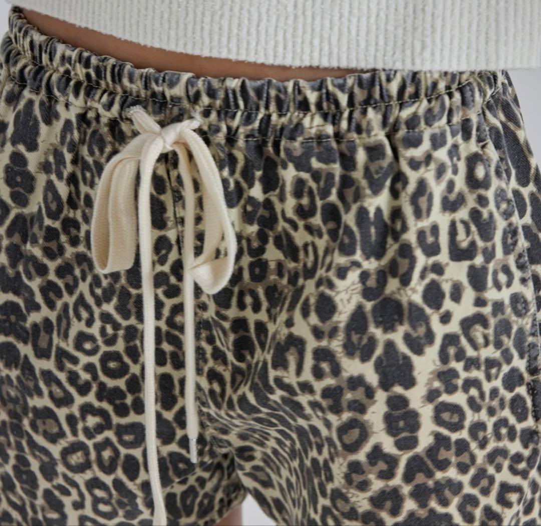 ライトCanvasギャザーショートパンツ　レオパード