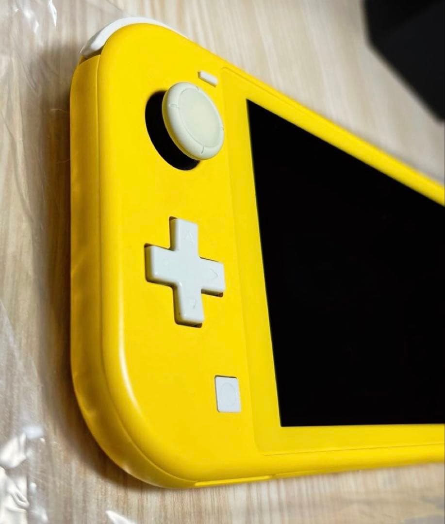 l*r様 Nintendo Switch Lite イエロー 本体　【ジャンク】