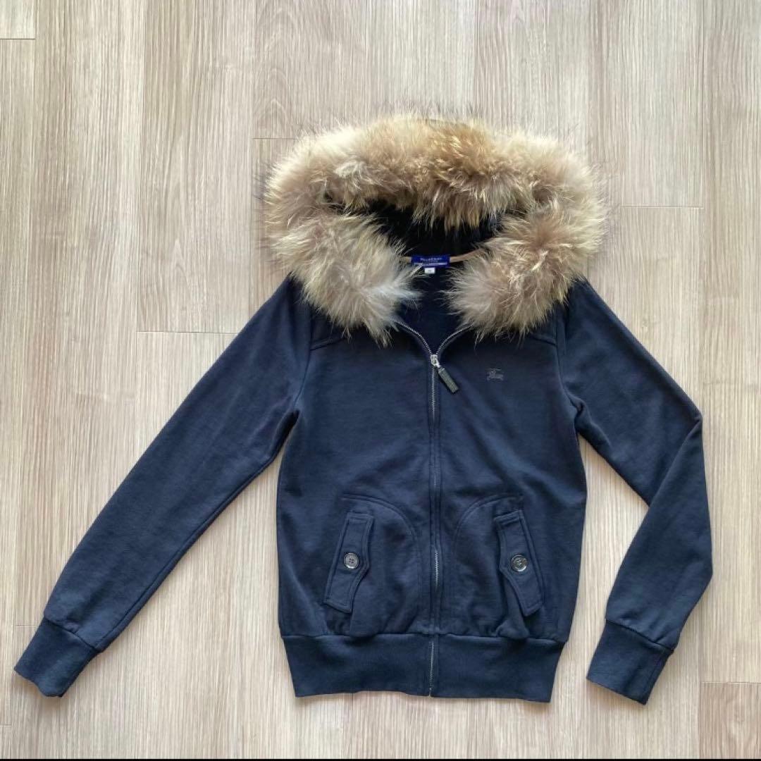 【希少】BURBERRY BLUE LABEL　タヌキファー付きパーカー 黒