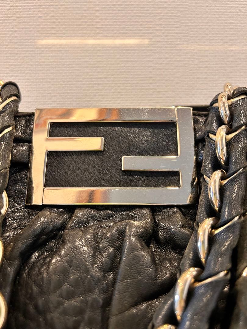 ❤️美品❤️ FENDI 黒 レザー ショルダーバッグ