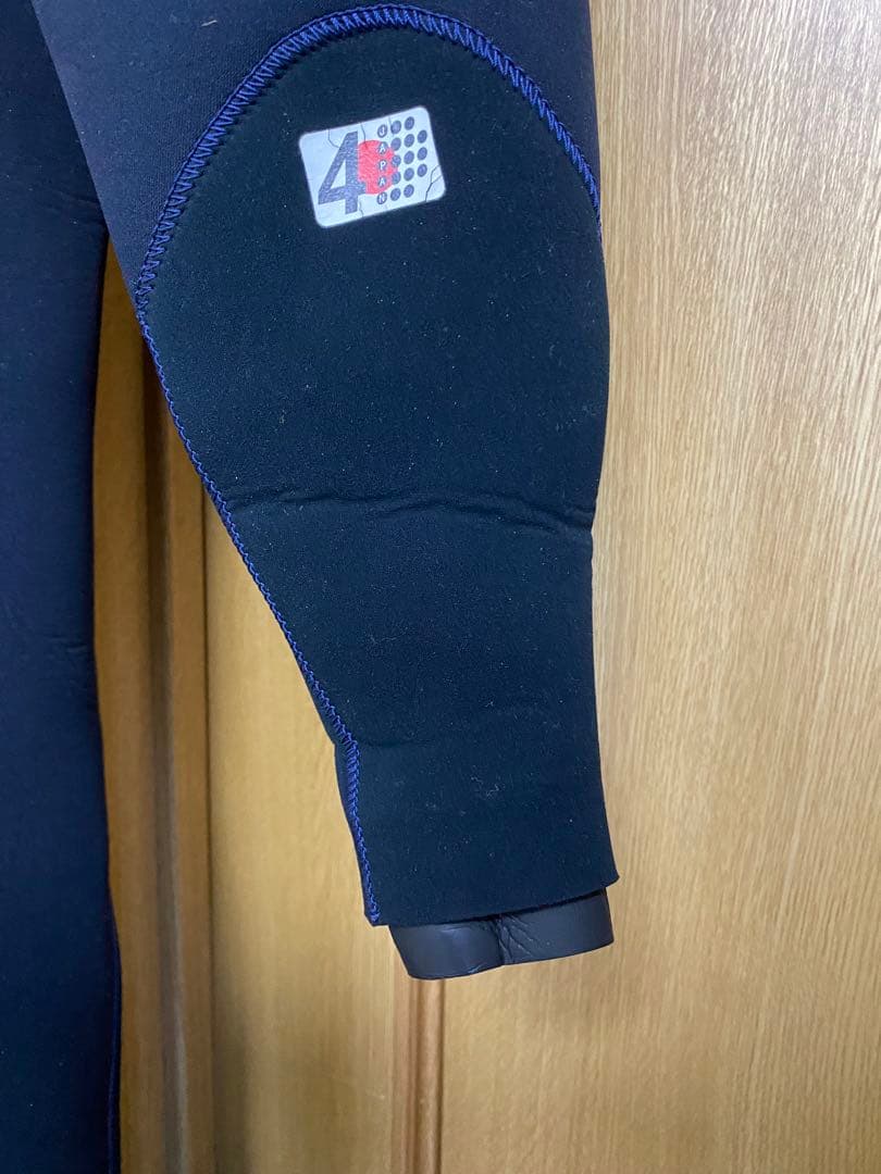 ★超人気メーカー【4D】メンズ用３ｍｍジャージソフトドライスーツ