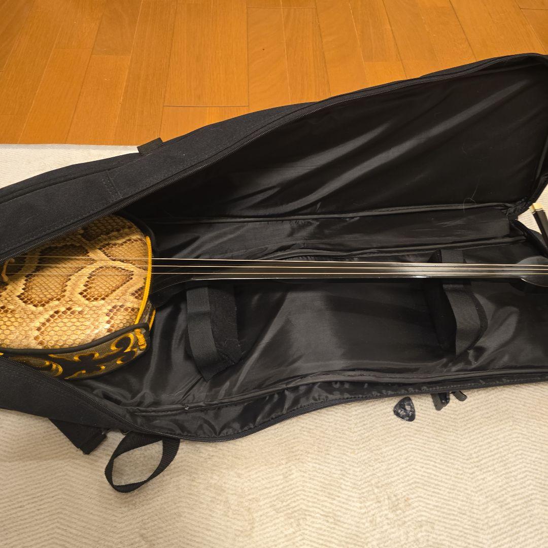 三線本体 ヘビ皮製 ケース付き