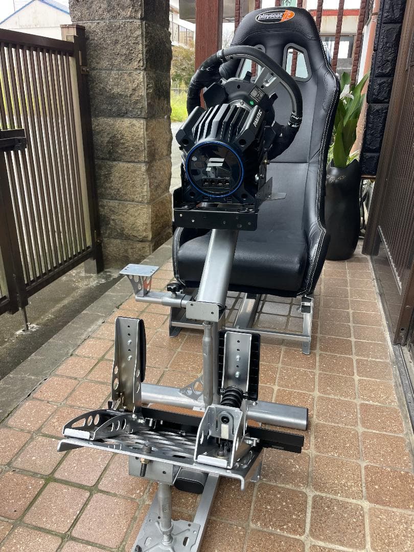 PLAY SEAT レーシングコックピット