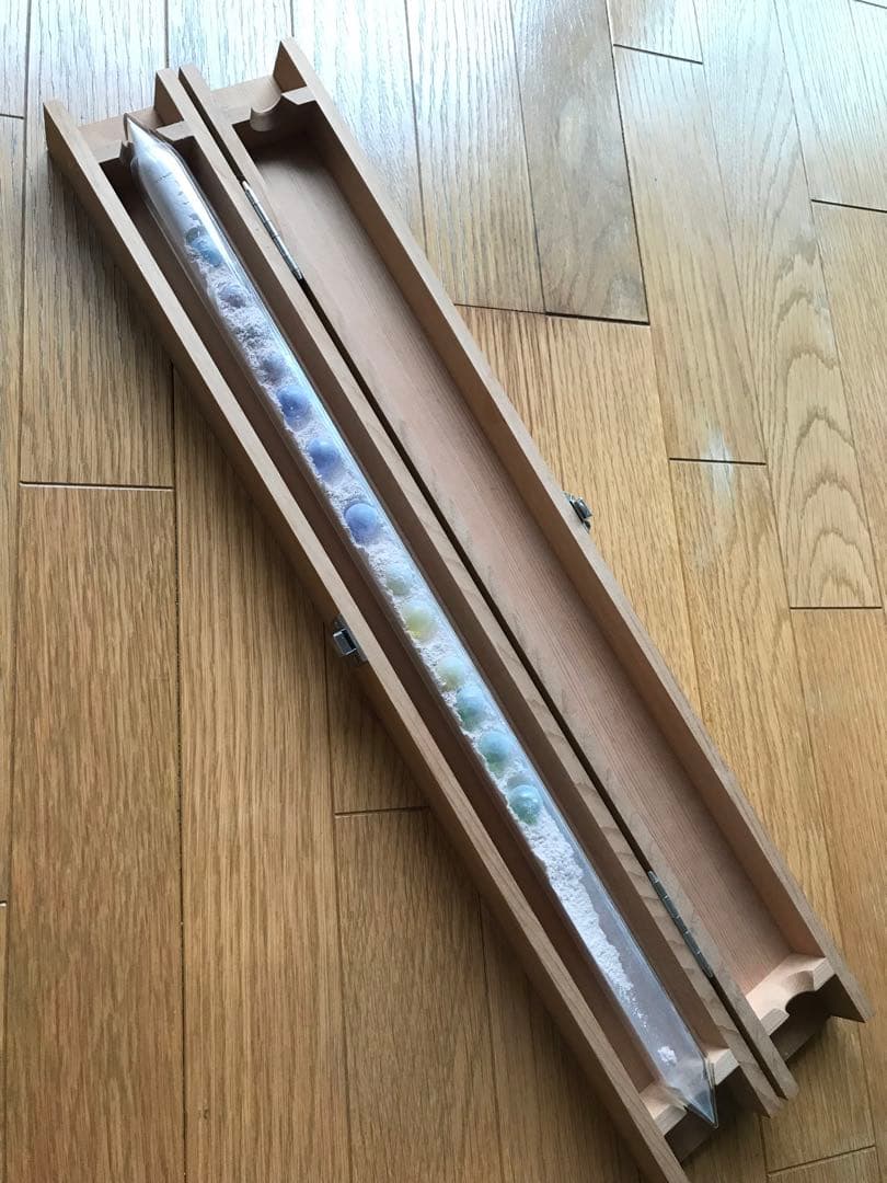 ツボ押しに最高。地球外物質入りイオン棒ポインテッド60cm木製ケース付き