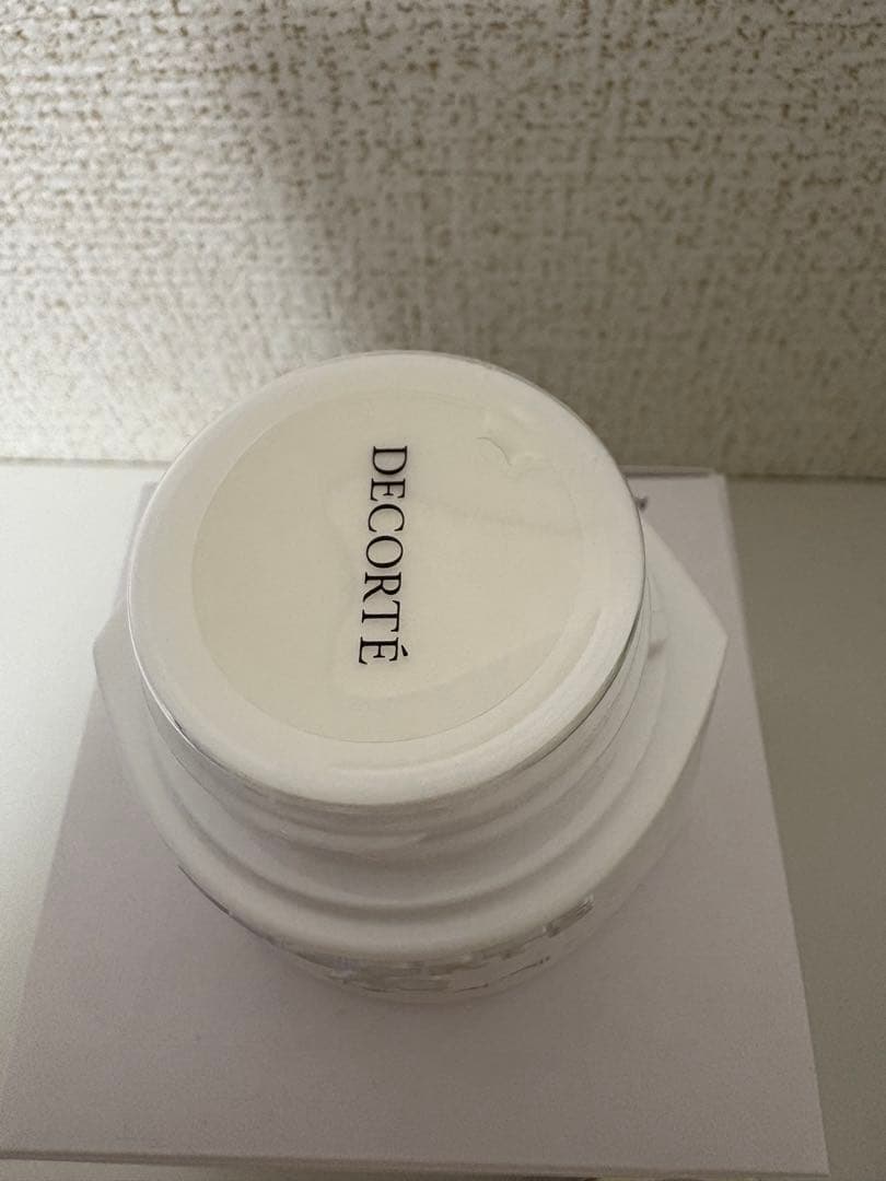 DECORTÉ AQ アブソリュート アイクリーム タイトフォーカス